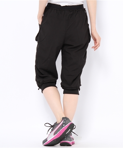 PUMA（プーマ）の「3/4丈 ウーブンパンツ (WOMEN) - PUMA Move（カーゴパンツ・レディース・ブラック/グレー・LARGE/MEDIUM/SMALL）」の4枚目の写真