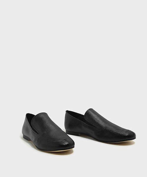 CHARLES & KEITH(チャールズ & キース)の「ベーシックローファー / BASIC LOAFERS(ローファー・レディース・シルバー/ブラック/オレンジ・22.5cm/24.5cm/25cm/23.5cm/25.5cm/23cm)」の5枚目の写真