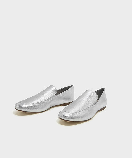 CHARLES & KEITH(チャールズ & キース)の「ベーシックローファー / BASIC LOAFERS(ローファー・レディース・シルバー/ブラック/オレンジ・22.5cm/24.5cm/25cm/23.5cm/25.5cm/23cm)」の17枚目の写真
