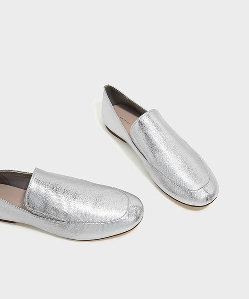 CHARLES & KEITH(チャールズ & キース)の「ベーシックローファー / BASIC LOAFERS(ローファー・レディース・シルバー/ブラック/オレンジ・22.5cm/24.5cm/25cm/23.5cm/25.5cm/23cm)」の19枚目の写真