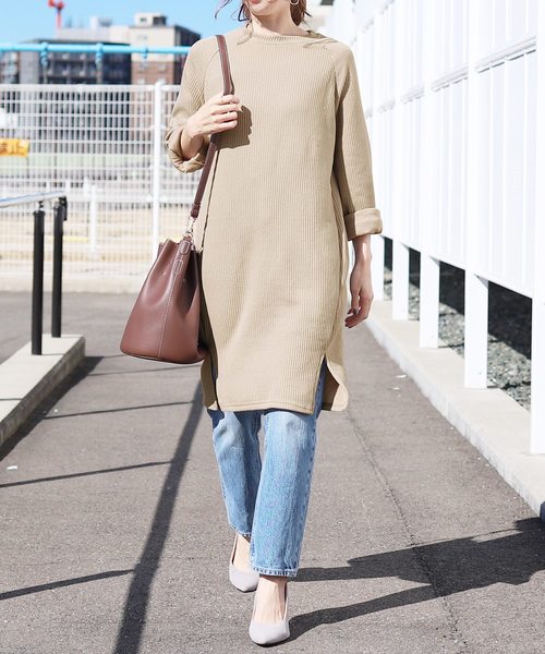 reca(レカ)の「ふんわりソフトタッチ◇スリットリブニットロングカットソー(ワンピース・レディース・ベージュ/ピンク/ブラック/チャコールグレー・FREE)」の3枚目の写真