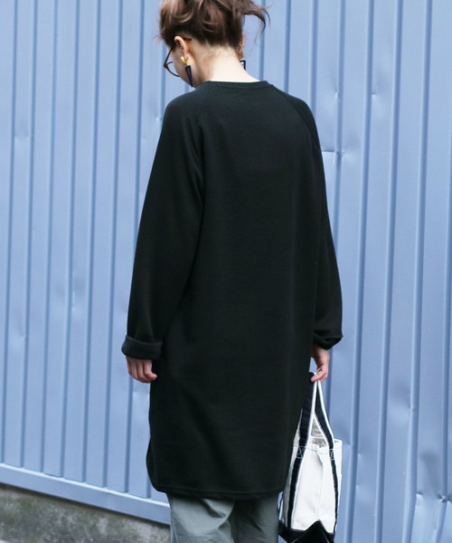 reca(レカ)の「ふんわりソフトタッチ◇スリットリブニットロングカットソー(ワンピース・レディース・ベージュ/ピンク/ブラック/チャコールグレー・FREE)」の22枚目の写真