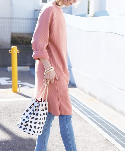 reca(レカ)の「ふんわりソフトタッチ◇スリットリブニットロングカットソー(ワンピース・レディース・ベージュ/ピンク/ブラック/チャコールグレー・FREE)」の12枚目の写真