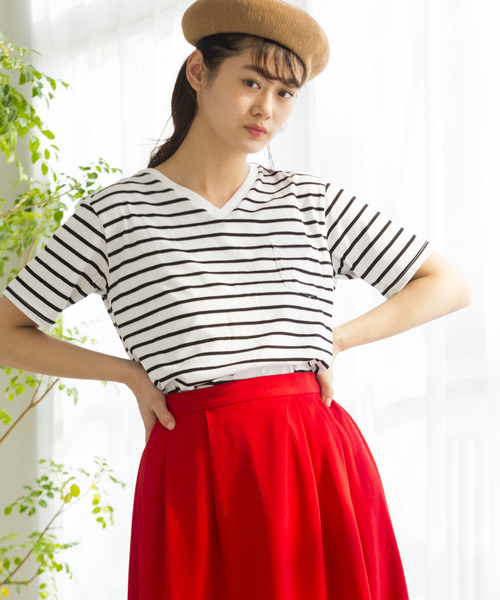 WEGO(ウィゴー)の「WEGO/デイリーVネックTシャツ(Tシャツ/カットソー・レディース・ホワイト系その他5/ベージュ/イエロー/ホワイト/ブラック・LARGE/MEDIUM)」の2枚目の写真