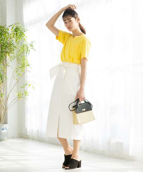 WEGO(ウィゴー)の「WEGO/デイリーVネックTシャツ(Tシャツ/カットソー・レディース・ホワイト系その他5/ベージュ/イエロー/ホワイト/ブラック・LARGE/MEDIUM)」の18枚目の写真