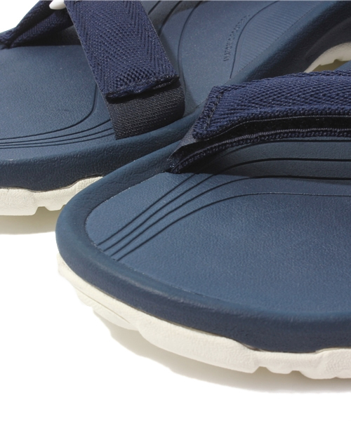 And A（アンドエー）の「Heather Grey Wall×TEVA（サンダル