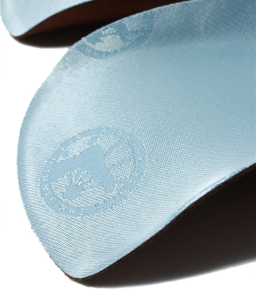 BIRKENSTOCK（ビルケンシュトック）の「BLUE　FOOTBED　TRADITION ／ ブルーフットベッドトラディション（シューケア用品・レディース・ブルー・35/36/37/38/39/40/41/42/43）」の3枚目の写真