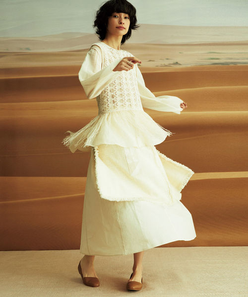 Ray BEAMS(レイビームス)の「RBS / スカシ柄 フリンジ ノースリーブ ニット(ニット/セーター・レディース・ブラック/ベージュ・ONE SIZE)」の6枚目の写真