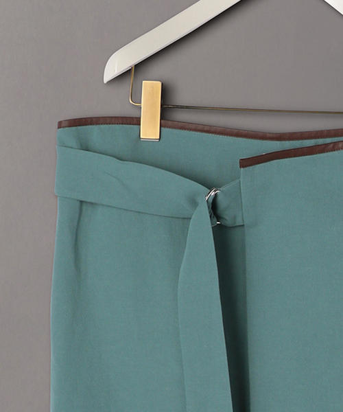 6（ロク）の「＜6(ROKU)＞LEATHER PIPING SKIRT/スカート