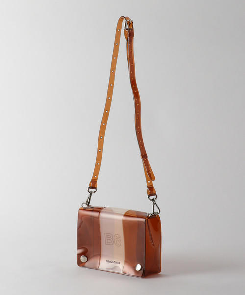 NaNa-NaNa（ナナナナ）の「【別注】 ＜nana-nana＞B6 クリアバッグ -2WAY- Ψ о（ショルダーバッグ・レディース・オフホワイト/ブラウン・FREE）」の3枚目の写真