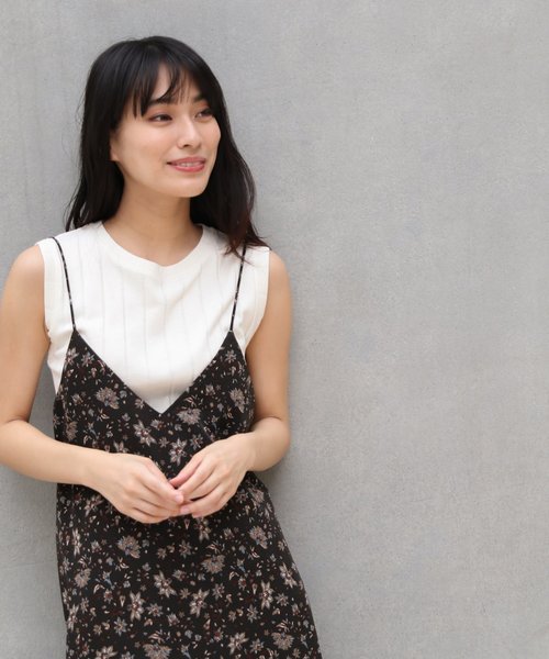 LAKOLE（ラコレ）の「ワイドリブスリーブレスTシャツ / LAKOLE（タンクトップ・レディース・ベージュ/ブラウン/キャメル/レッド/ブラック/オフホワイト・SMALL/MEDIUM）」の2枚目の写真