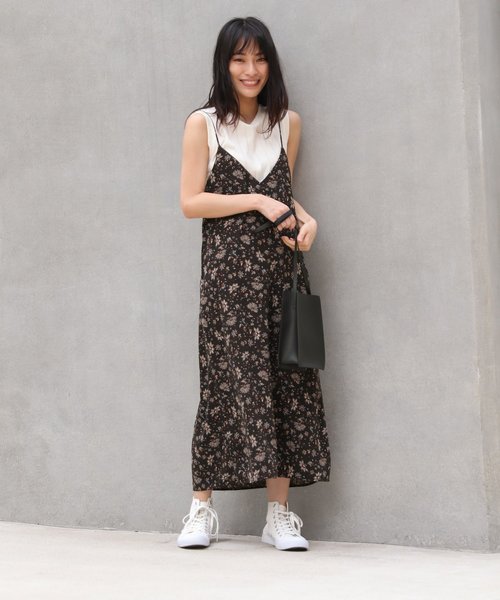 LAKOLE（ラコレ）の「ワイドリブスリーブレスTシャツ / LAKOLE（タンクトップ・レディース・ベージュ/ブラウン/キャメル/レッド/ブラック/オフホワイト・SMALL/MEDIUM）」の7枚目の写真