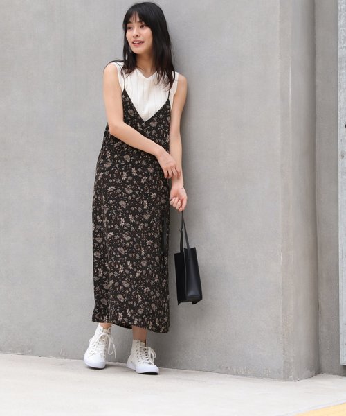 LAKOLE（ラコレ）の「ワイドリブスリーブレスTシャツ / LAKOLE（タンクトップ・レディース・ベージュ/ブラウン/キャメル/レッド/ブラック/オフホワイト・SMALL/MEDIUM）」の8枚目の写真