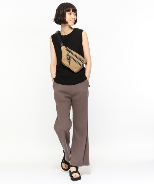 LAKOLE（ラコレ）の「ワイドリブスリーブレスTシャツ / LAKOLE（タンクトップ・レディース・ベージュ/ブラウン/キャメル/レッド/ブラック/オフホワイト・SMALL/MEDIUM）」の13枚目の写真