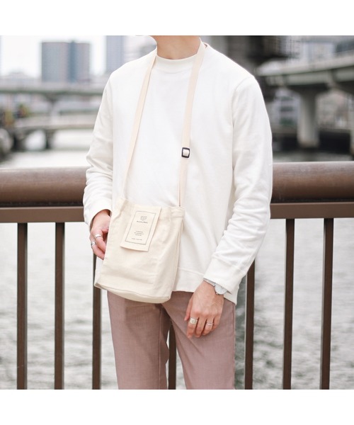 Beauty&Habit(ビューティアンドハビット)の「【Beauty&Habit】キャンバス地ロゴ巾着ショルダーバッグ(ショルダーバッグ・メンズ・ナチュラル・FREE)」の3枚目の写真