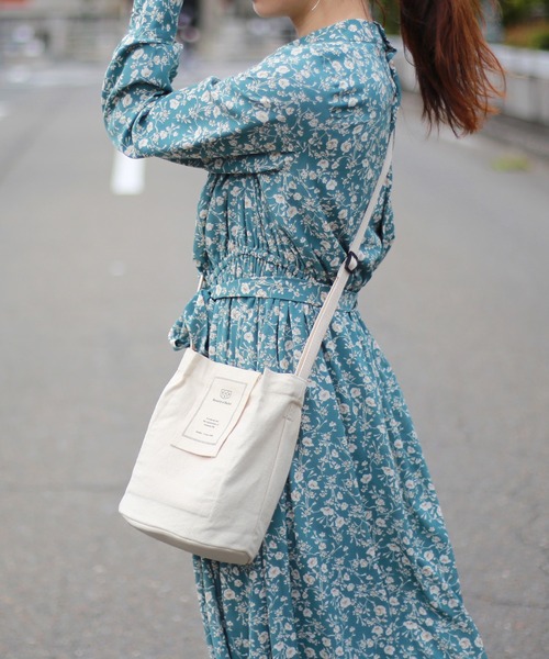 Beauty&Habit(ビューティアンドハビット)の「【Beauty&Habit】キャンバス地ロゴ巾着ショルダーバッグ(ショルダーバッグ・メンズ・ナチュラル・FREE)」の18枚目の写真