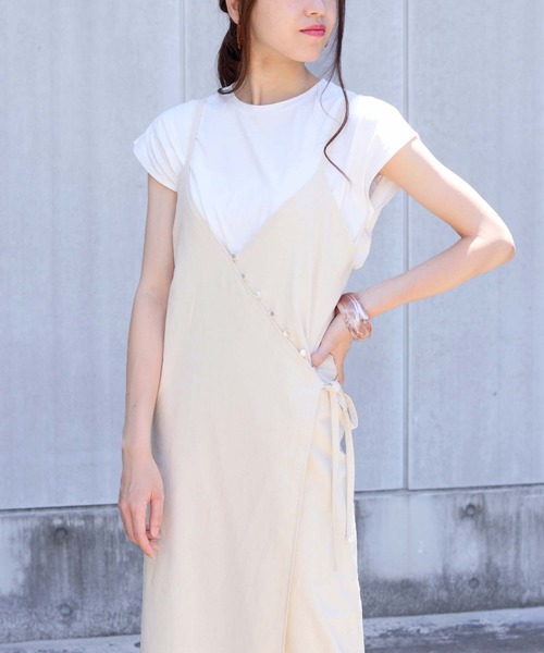 HER CLOSET(ハークローゼット)の「【HERCLOSET】WEB限定アイテム インナー付き麻タッチキャミワンピース(ワンピース・レディース・ベージュ/ネイビー/アイボリー/ライトグリーン・M)」の2枚目の写真