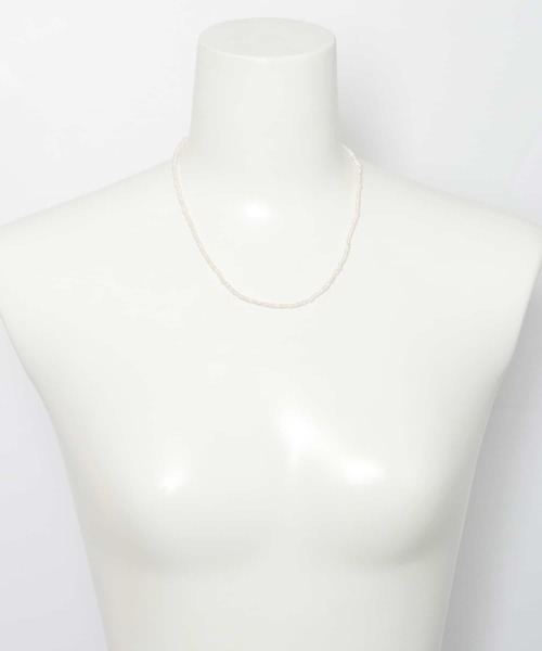 SMELLY(スメリー)の「タンスイパールビーズネックレス(ネックレス・レディース・アイボリー・-)」の7枚目の写真