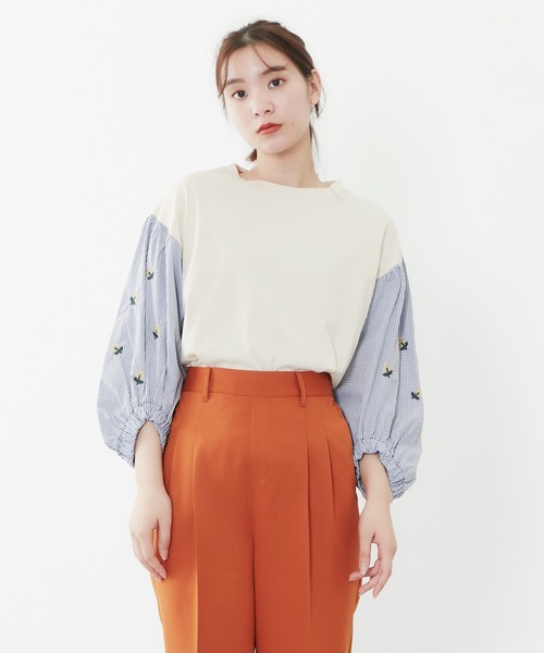 POU DOU DOU（プードゥドゥ）の「フラワー刺繍スリーブトップス（Tシャツ/カットソー・レディース・ダークグレー/ライトベージュ/アイボリー・3）」の10枚目の写真