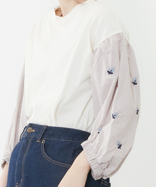 POU DOU DOU（プードゥドゥ）の「フラワー刺繍スリーブトップス（Tシャツ/カットソー・レディース・ダークグレー/ライトベージュ/アイボリー・3）」の6枚目の写真