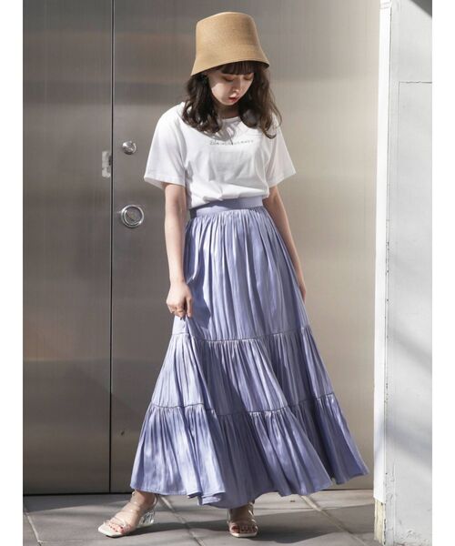 dazzlin(ダズリン)の「シャイニーティアードフレアスカート(スカート・レディース・アイボリー/ブルー/パープル・FREE)」の9枚目の写真