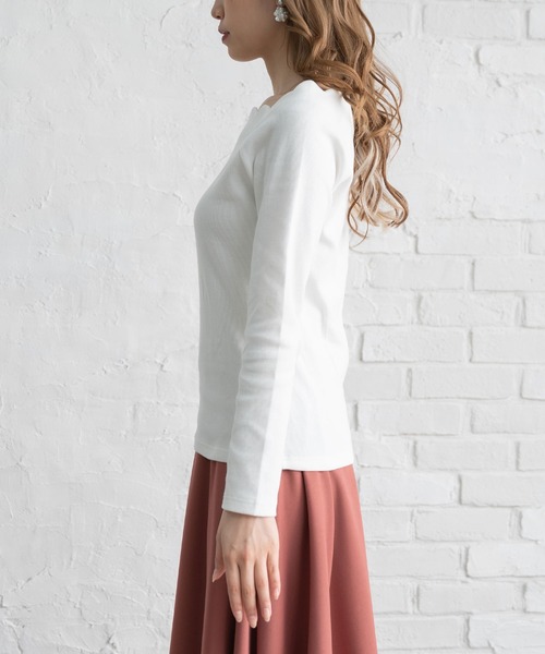 Newlyme（ニューリーミー）の「スカラップネックリブトップス（Tシャツ/カットソー・レディース・ホワイト/ブラック/ベージュ/ボルドー・MEDIUM/LARGE/X-LARGE/XX-LARGE）」の10枚目の写真