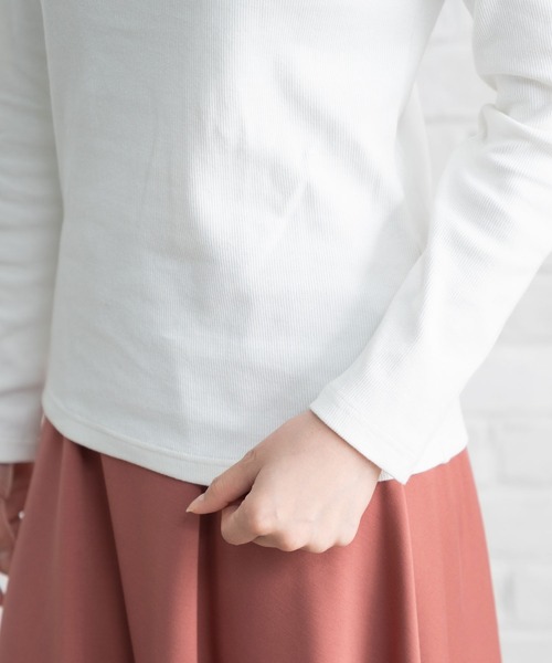 Newlyme（ニューリーミー）の「スカラップネックリブトップス（Tシャツ/カットソー・レディース・ホワイト/ブラック/ベージュ/ボルドー・MEDIUM/LARGE/X-LARGE/XX-LARGE）」の6枚目の写真