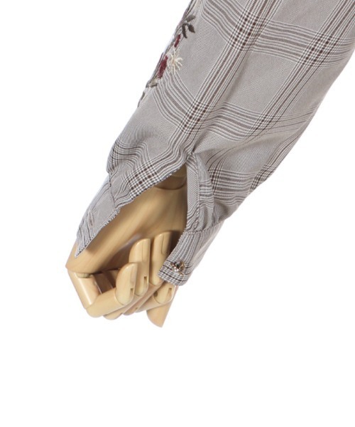 Femme アクシーズファム のファッション Axes Axes トップス 花刺繍チェックブラウス シャツ ブラウス