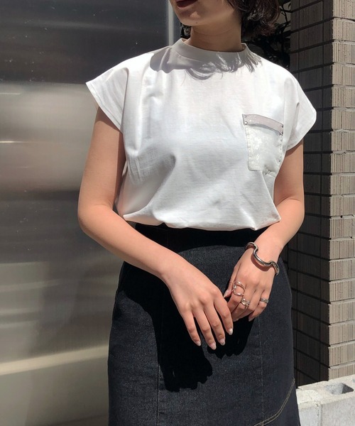 &g'aime（アンジェム）の「【&g'aime】ポケットデザインフレンチスリーブTシャツ（Tシャツ/カットソー・レディース・ホワイト/カーキ/チャコール・FREE）」の2枚目の写真