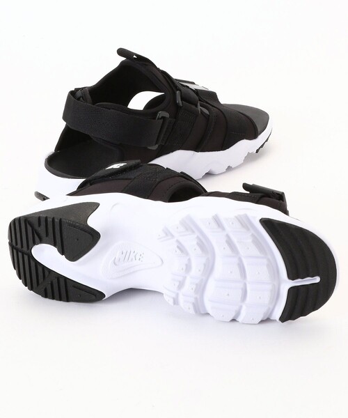 NIKE（ナイキ）の「【WEB限定】NIKE/ナイキ キャニオンサンダル（サンダル・レディース・ブラック/ナチュラル/ラベンダー・23.0cm/24.0cm/25.0cm）」の13枚目の写真
