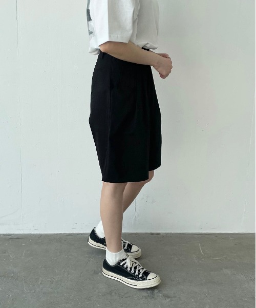 flaner(フラネ)の「Loose tack half pants / ルーズタックハーフパンツ(その他パンツ・レディース・ブラック/ベージュ/オフホワイト・SMALL/MEDIUM/LARGE/X-LARGE)」の8枚目の写真