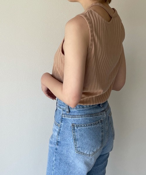 y/m by misato(イムバイミサト)の「デザインリブトップス(タンクトップ・レディース・オフホワイト/ブラック/ベージュ・FREE)」の7枚目の写真