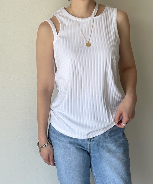 y/m by misato(イムバイミサト)の「デザインリブトップス(タンクトップ・レディース・オフホワイト/ブラック/ベージュ・FREE)」の12枚目の写真