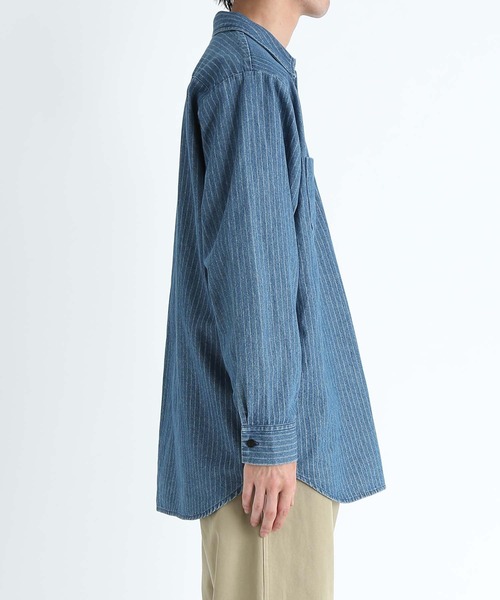 UNIVERSAL OVERALL(ユニバーサルオーバーオール)の「【UNIVERSAL OVERALL 別注】DENIM BIG SHIRT/UNISEX(シャツ/ブラウス・メンズ・ブラック/ネイビー・M/L/XL)」の21枚目の写真