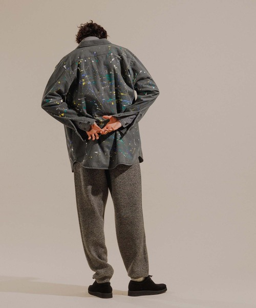 UNIVERSAL OVERALL(ユニバーサルオーバーオール)の「【UNIVERSAL OVERALL 別注】DENIM BIG SHIRT/UNISEX(シャツ/ブラウス・メンズ・ブラック/ネイビー・M/L/XL)」の4枚目の写真