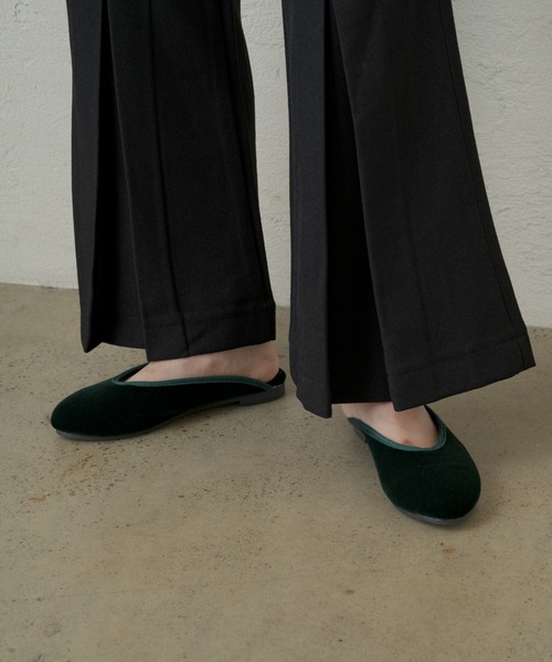 Kastane(カスタネ)の「ベロアパイピングパンプス(パンプス・レディース・ブラック/グリーン・37/38/39)」の7枚目の写真