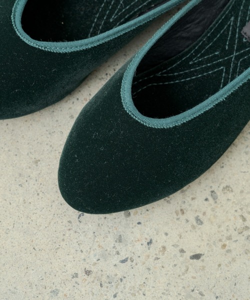 Kastane(カスタネ)の「ベロアパイピングパンプス(パンプス・レディース・ブラック/グリーン・37/38/39)」の9枚目の写真