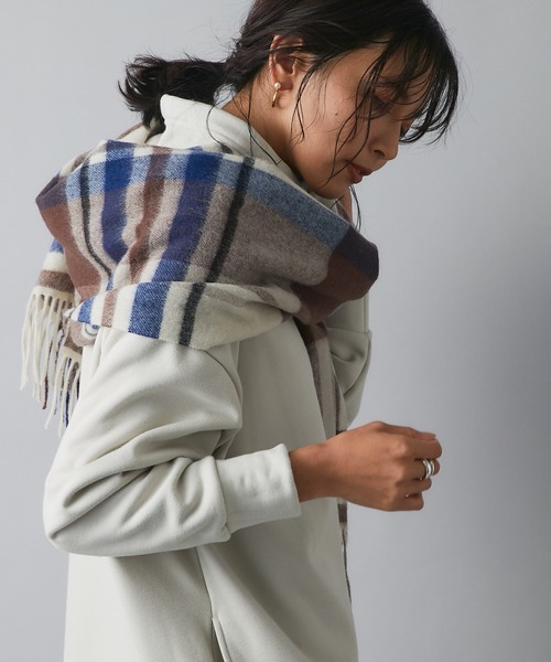 RIVE DROITE（リヴドロワ）の「シーズンコーデにマストバイなアイテム　ウールチェックストール（ストール/ショール・レディース・ブラウン/グリーン・FREE）」の9枚目の写真