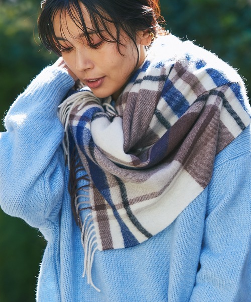 RIVE DROITE（リヴドロワ）の「シーズンコーデにマストバイなアイテム　ウールチェックストール（ストール/ショール・レディース・ブラウン/グリーン・FREE）」の8枚目の写真