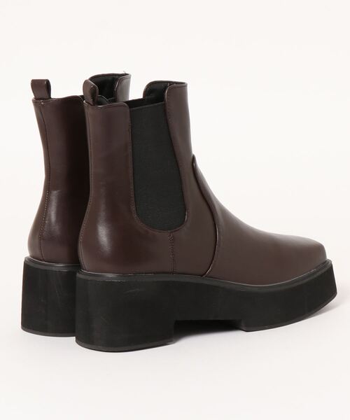 Fabby fabby（ファビィーファビィー）の「スクエアサイドゴア厚底ショートブーツ（ブーツ・レディース・ブラック/オフホワイト/ブラウン・SMALL/LARGE/MEDIUM）」の5枚目の写真