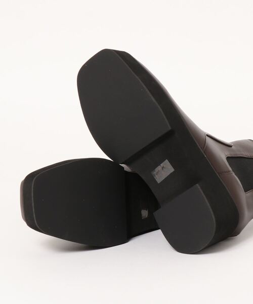 Fabby fabby（ファビィーファビィー）の「スクエアサイドゴア厚底ショートブーツ（ブーツ・レディース・ブラック/オフホワイト/ブラウン・SMALL/LARGE/MEDIUM）」の4枚目の写真