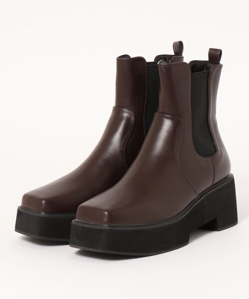 Fabby fabby（ファビィーファビィー）の「スクエアサイドゴア厚底ショートブーツ（ブーツ・レディース・ブラック/オフホワイト/ブラウン・SMALL/LARGE/MEDIUM）」の8枚目の写真