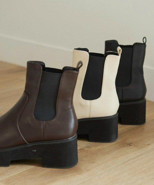 Fabby fabby（ファビィーファビィー）の「スクエアサイドゴア厚底ショートブーツ（ブーツ・レディース・ブラック/オフホワイト/ブラウン・SMALL/LARGE/MEDIUM）」の10枚目の写真