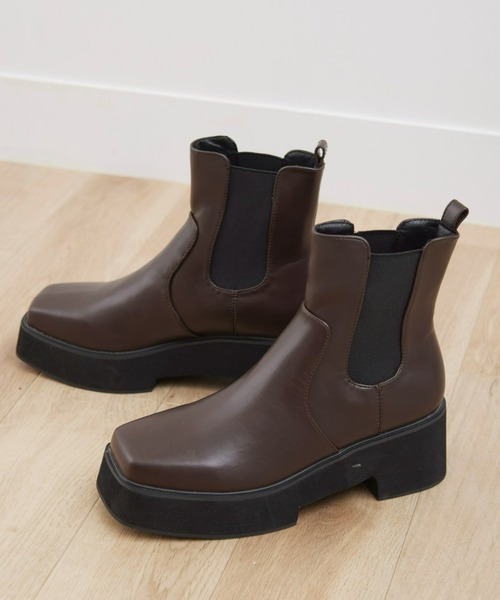 Fabby fabby（ファビィーファビィー）の「スクエアサイドゴア厚底ショートブーツ（ブーツ・レディース・ブラック/オフホワイト/ブラウン・SMALL/LARGE/MEDIUM）」の12枚目の写真