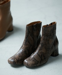 【一部店舗限定】オブリークトゥミドル丈ブーツ