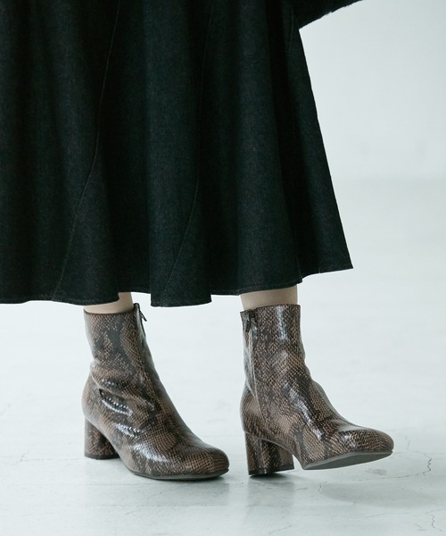 ROPE' PICNIC（ロペピクニック）の「【一部店舗限定】オブリークトゥミドル丈ブーツ（ブーツ・レディース・ブラック/ブラウン/イエロー系その他3・23.0cm/23.5cm/24.0cm/24.5cm）」の18枚目の写真