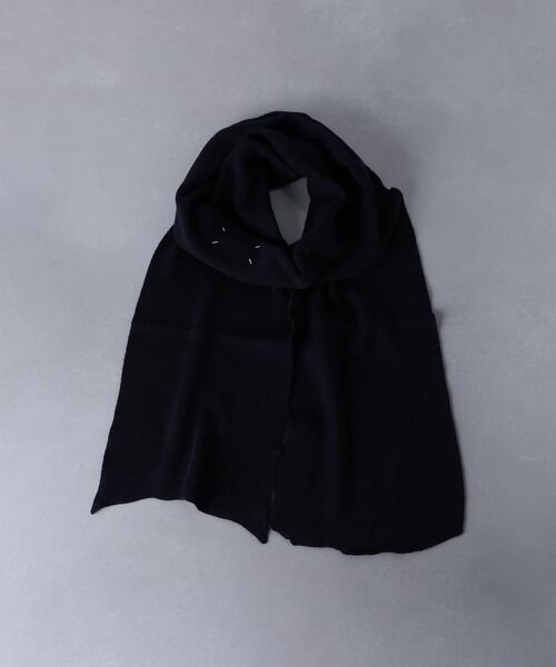 Maison Margiela(メゾンマルジェラ)の「<MAISON MARGIELA(メゾン マルジェラ)>AZE ニット マフラー ■■■(ストール/ショール・レディース・ネイビー/グレー・FREE)」の2枚目の写真