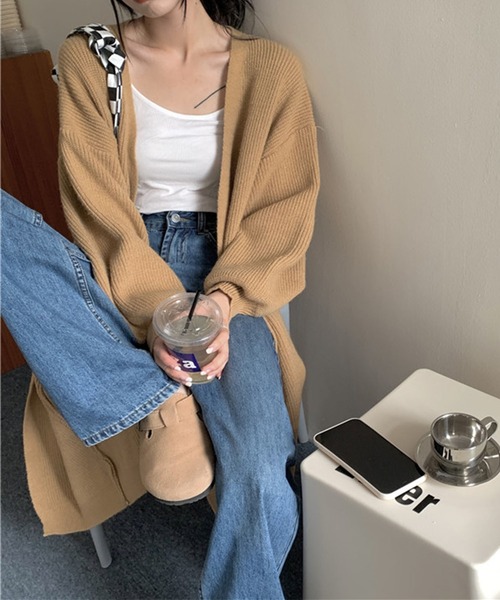 me+em select(ミームセレクト)の「【 6色展開 】ボリュームスリーブカラーロングニットカーデ(カーディガン/ボレロ・レディース・ブラック/ベージュ/グレー/レッド/ブルー/アイボリー・FREE)」の11枚目の写真