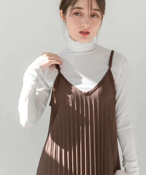 fifth（フィフス）の「シアータートルトップス（Tシャツ/カットソー・レディース・ホワイト/ブラック/ベージュ/レッド・MEDIUM）」の2枚目の写真