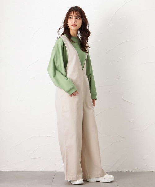 NAVY（ネイビー）の「オーガニックコットン Vネックサロペット（サロペット/オーバーオール・レディース・アイボリー/ブラック/ワンウォッシュ・L/M）」の9枚目の写真